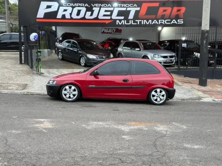 CHEVROLET - CELTA - 2005/2005 - Vermelha - R$ 18.900,00